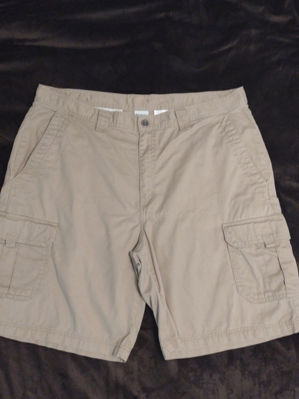Columbia Men's Size 42 Khaki Cargo Shorts Pockets Active Outdoor Tan Sportswear